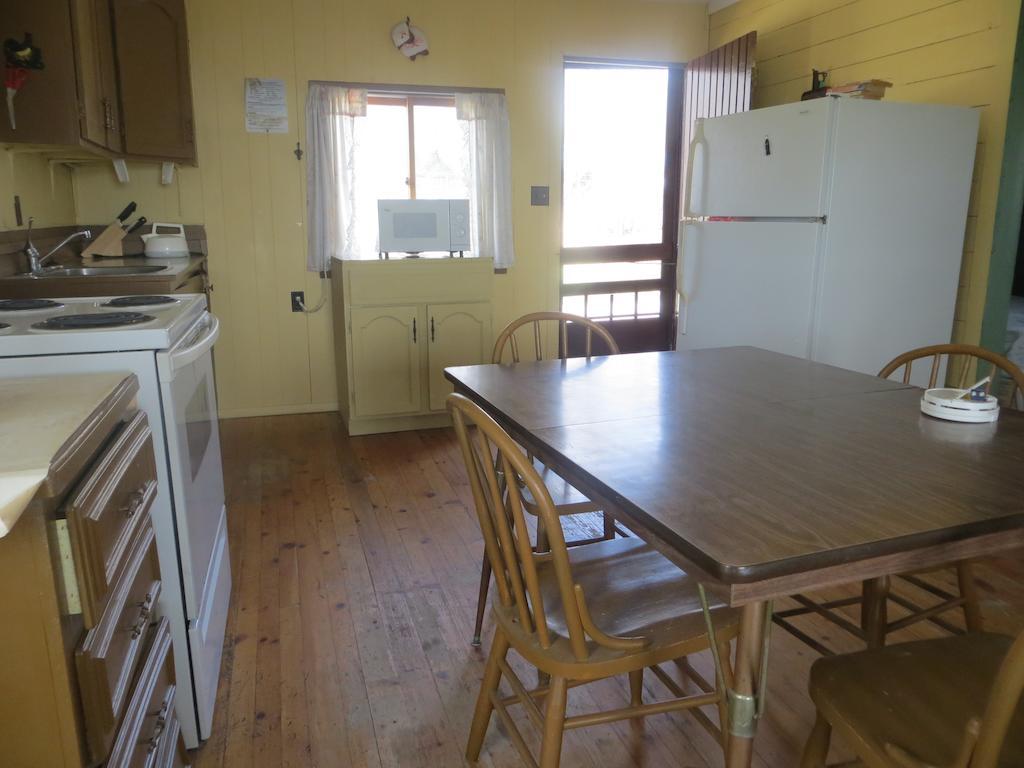 ホテルLake Wolsey Cabins Gore Bay 部屋 写真